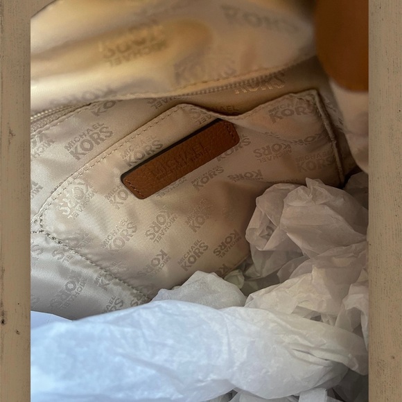 NWT MICHAEL KORS Camden Large Drawstring Satchel Bag - Vanilla - Picture 7 of 11